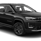 Jeep Commander preto parado na diagonal em um fundo branco.