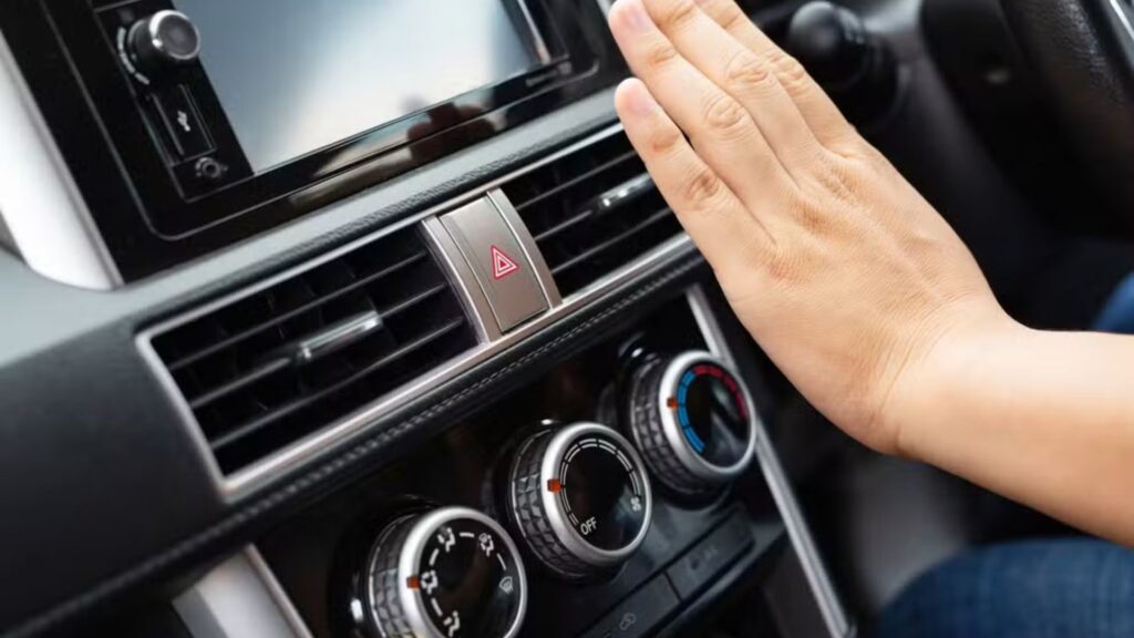 ar-condicionado de um carro.