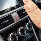 ar-condicionado de um carro.