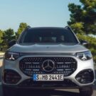Frente da Mercedes-Benz GLB 2026 prata.