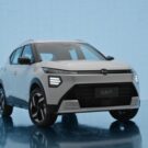 Nissan Kait 2026 branco parado na diagonal.