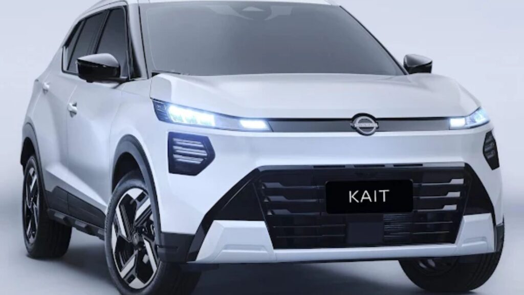 Nissan Kait 2026 branco parado na diagonal em um fundo branco.