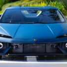 Lamborghini Temerario azul de frente.