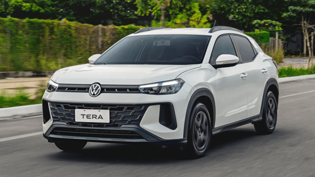 VW Tera MPI branco em movimento na estrada.