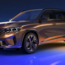 Renault Koleos parado na diagonal.