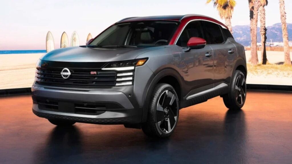 Nissan Kicks 2026 cinza parado na diagonal.