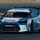 Carro da Stock Car Pro em movimento.