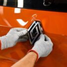 carro da renault tendo simbolo colocado